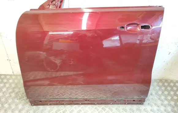 Maserati Levante Front door