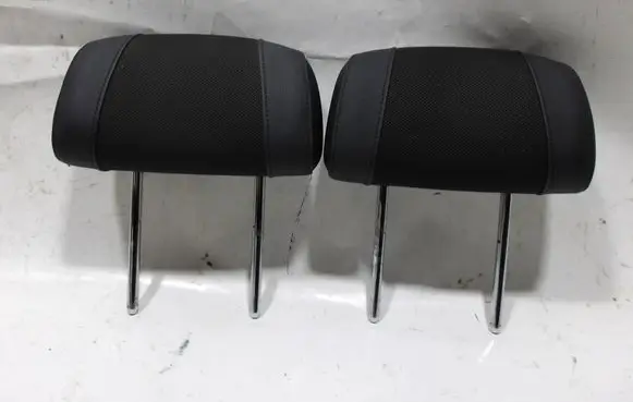 BMW 1 E82 E88 Rear seat headrest 1Z1