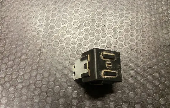 Nissan X-Trail T30 Other relay 25230EQ300 4816538110 TSZ1391
