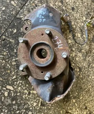 Honda FR-V Front wheel hub