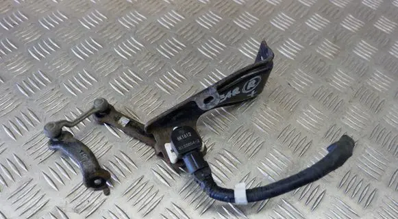 Toyota Prius+ (ZVW40) Rear air suspension level height sensor 8940712030