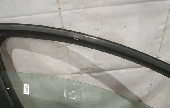 Ford Mondeo MK IV Front door window glass four-door AS2