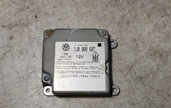Volkswagen PASSAT B5 Airbag control unit/module 1J0909607