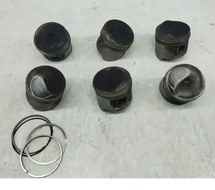 Mercedes-Benz W123 Piston 1100304918 1100305318 M110