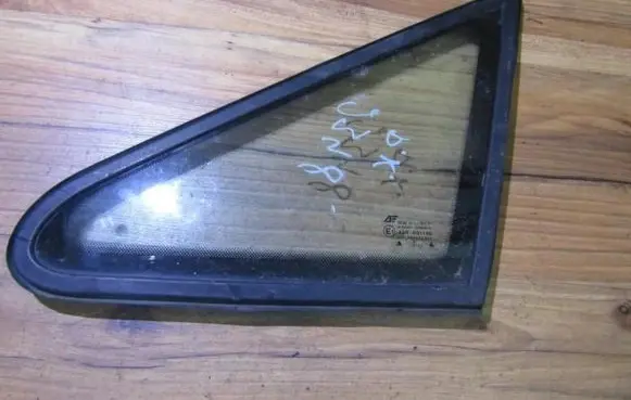 Ford Galaxy Front triangle window/glass 