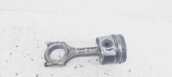 Toyota Corolla Verso AR10 Piston with connecting rod R3US2 7BA22001