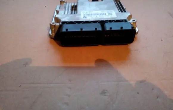 BMW 5 F10 F11 Engine control unit/module 8574380