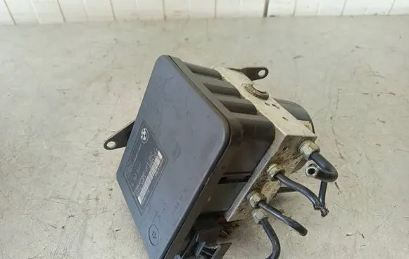 BMW 1 E81 E87 ABS Pump 6787836 6787837
