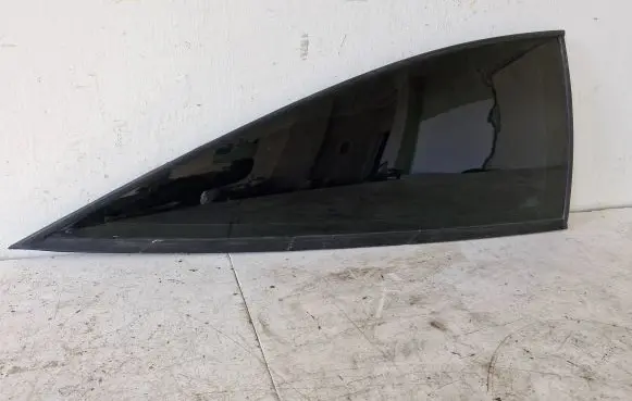 Opel Calibra Rear side window 43R000685