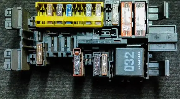 Mercedes-Benz C W205 Fuse box set A2059067200