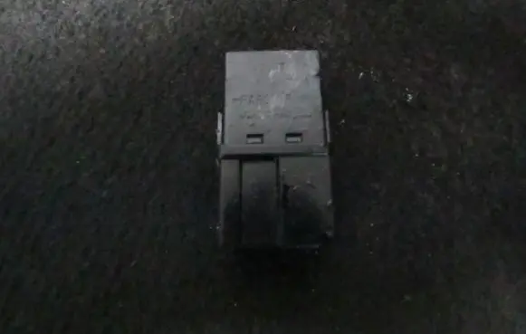 Mitsubishi Carisma Other relay mb953382 v23074