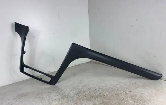Dashboard glove box trim