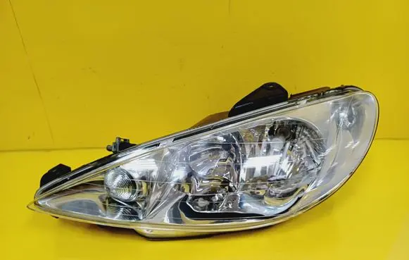 Peugeot 206 Headlight/headlamp 9660535680