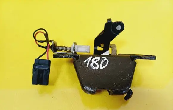 Nissan Almera Tailgate/trunk/boot lock/catch/latch
