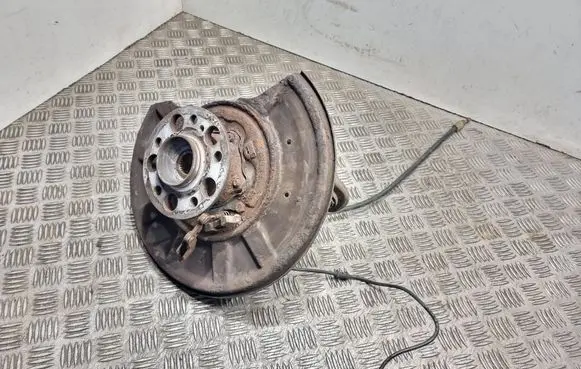 Mercedes-Benz E W212 Rear wheel hub A2124200185