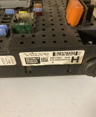 Volvo XC90 Fuse module 30728512