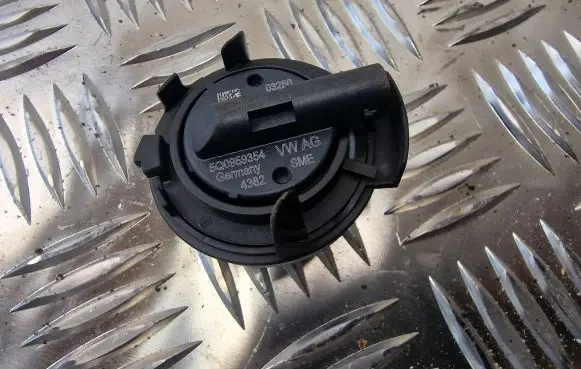 Volkswagen Golf VII Airbag deployment crash/impact sensor 5Q0959354