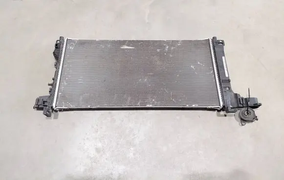 Volvo XC40 Coolant radiator 31461875