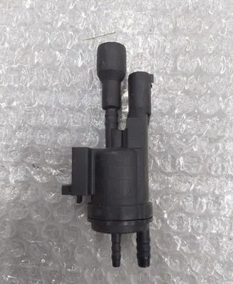 Mercedes-Benz CLA C117 X117 W117 Vacuum valve A0025407097