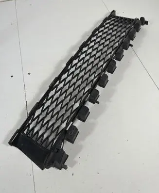 Lexus GS 300 350 430 450H Front bumper upper radiator grill 5311230380