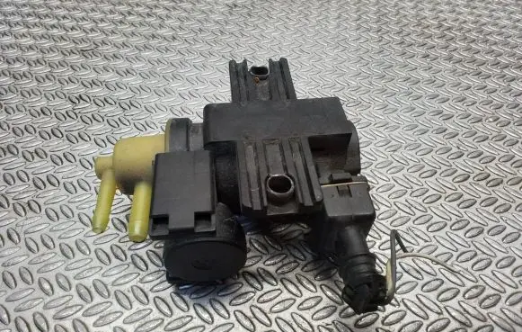 Renault Trafic III (X82) Turbo solenoid valve 8200790180 70181405