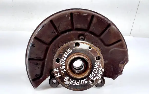 Front wheel hub