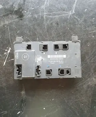 Mercedes-Benz CLK A209 C209 Airbag control unit/module 209 820 20 26