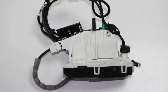 Mercedes-Benz SLK R172 Front door lock A2047203735 A1727600940