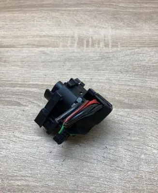 Opel Insignia A Ignition lock contact 6900F32