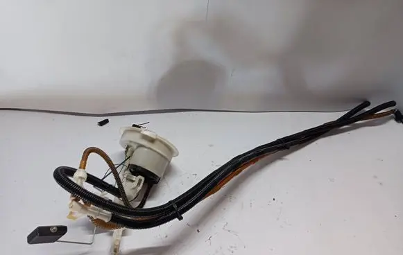 BMW 3 E90 E91 Fuel level sensor 6763851