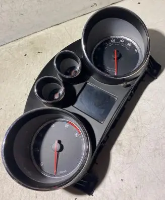 Opel Insignia A Speedometer (instrument cluster) 12844140