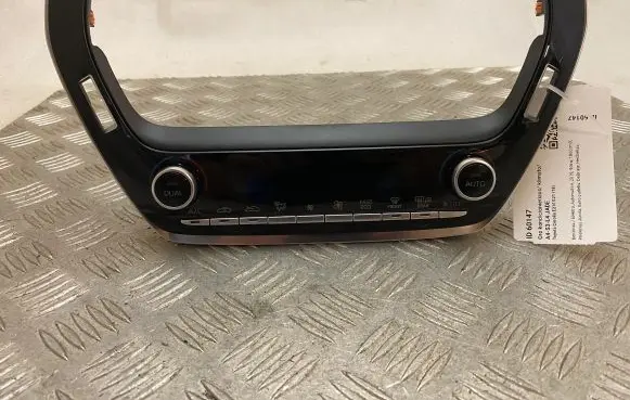 Toyota Corolla E210 E21 Climate control unit 5590002E20