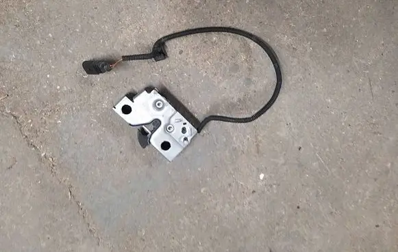 Seat Leon (5F) Engine bonnet/hood lock/latch loop/hook 5F0823509D