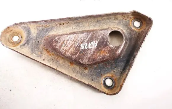 Opel Vectra B Engine mounting bracket