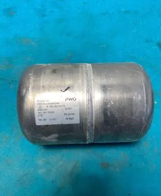 Mercedes-Benz GLE (W166 - C292) Air suspension tank/reservoir 1663200415