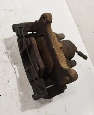Skoda Superb B6 (3T) Front brake caliper