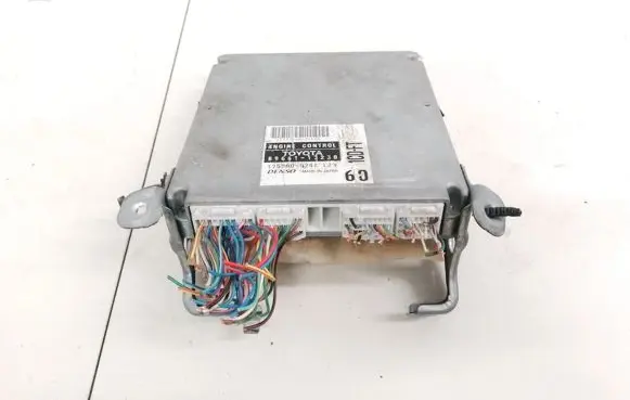 Toyota Corolla E120 E130 Engine control unit/module 8966113230 89661-13230