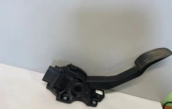 Volvo XC60 Accelerator throttle pedal 31329062