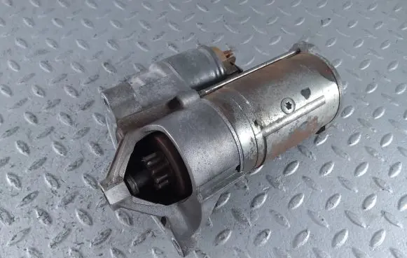 Citroen DS5 Starter motor 9646972280