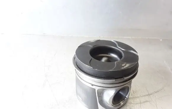 Volvo S60 Piston 