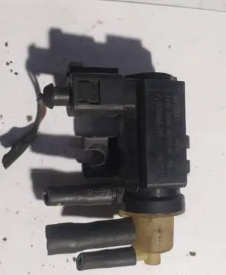 Volkswagen PASSAT B7 Vacuum valve 1K0906627A 70086800