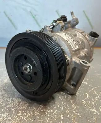 Volvo V40 Air conditioning (A/C) compressor (pump) P31469966 077603077B4