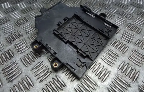 Volvo V60 Engine control unit holder 31331597