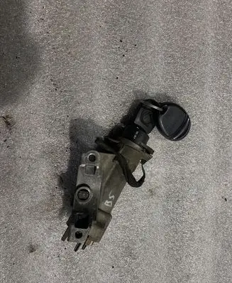 Volkswagen PASSAT B5 Ignition lock