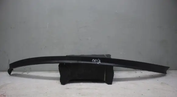 Rear bumper trim bar molding