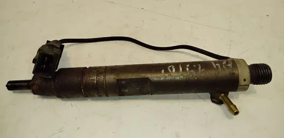 Fuel injector