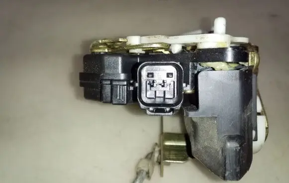 Mitsubishi Lancer Evolution Rear door lock 