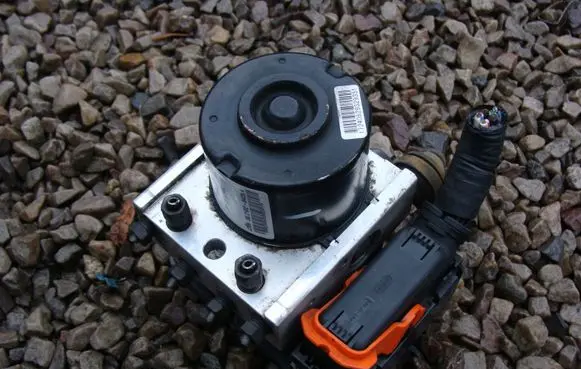 Suzuki Grand Vitara I ABS Pump 06210906583
