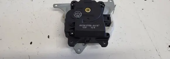 Toyota Corolla Verso E121 Air flap motor/actuator AE0637008610
