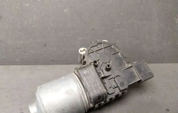 Volkswagen Polo IV 9N3 Wiper motor 6Q1955119A